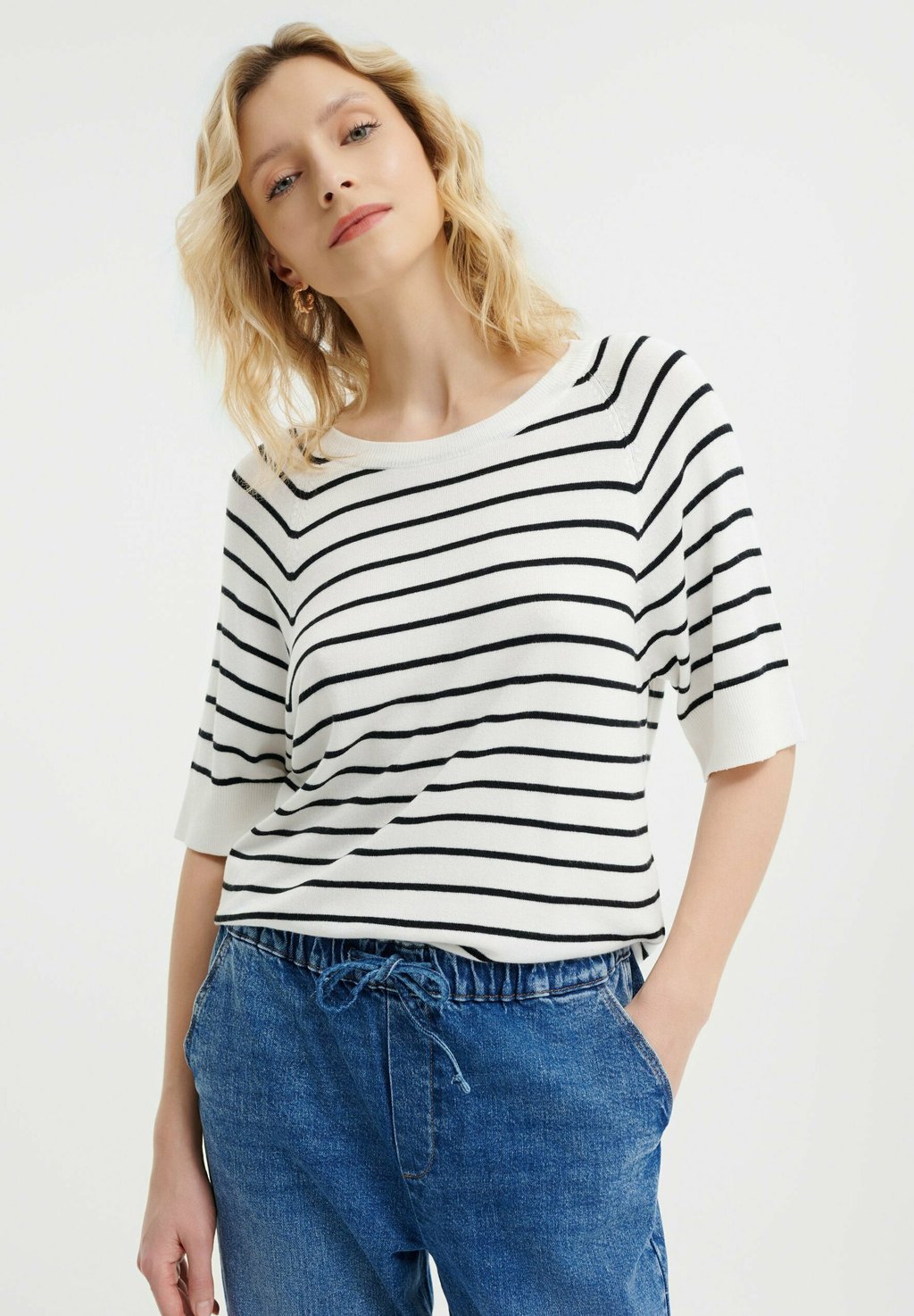 Футболка с принтом Greenpoint, черный
Футболка с принтом Greenpoint, черный