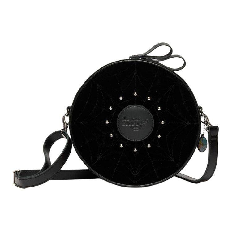 Dr.Martens WEDNESDAY Collaboration кроссбоди из полиэстера унисекс черный
Dr.Martens WEDNESDAY Collaboration кроссбоди из полиэстера унисекс черный