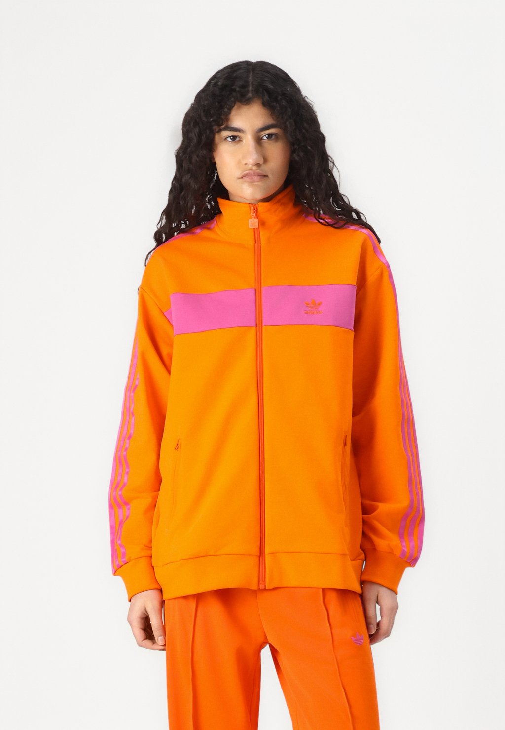 Толстовка на молнии BLOCKED Adidas Originals, оранжевый
Толстовка на молнии BLOCKED Adidas Originals, оранжевый