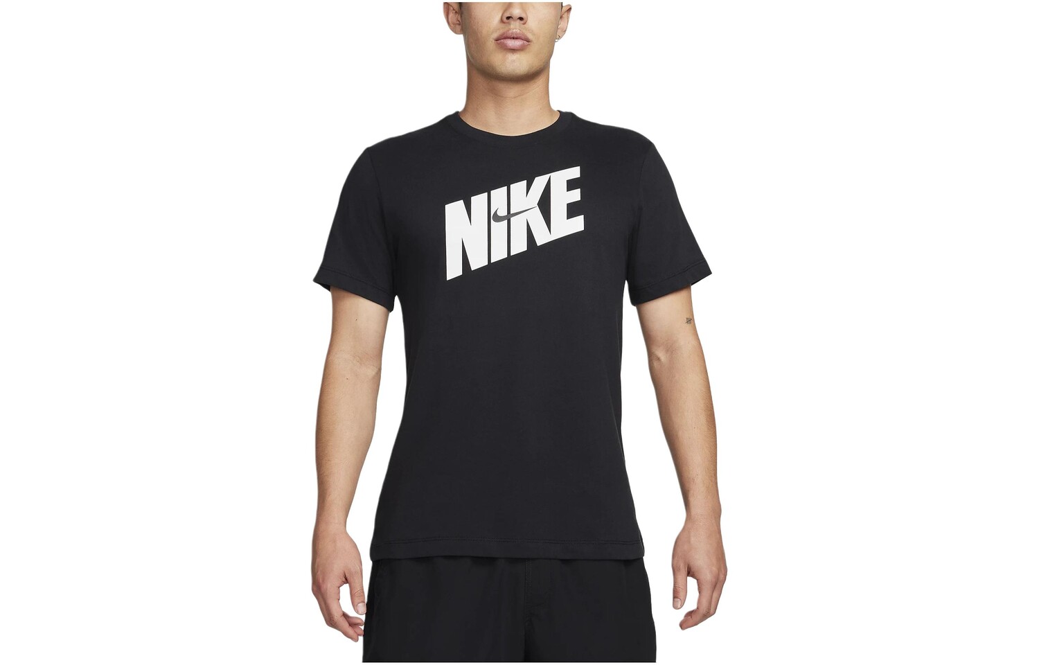 Футболка мужская черная Nike, черный
Футболка мужская черная Nike, черный