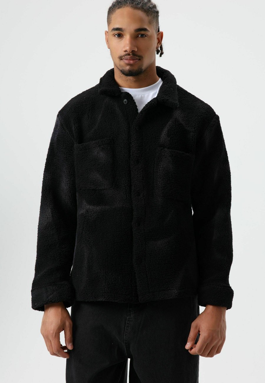 Флисовая куртка zibi London CASPER, Dark Black/Metallic Black
Флисовая куртка zibi London CASPER, Dark Black/Metallic Black