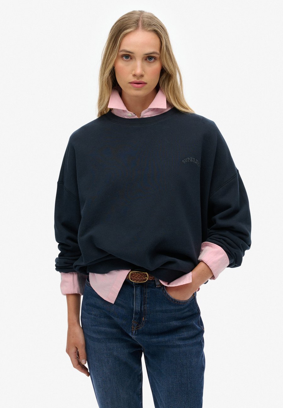 Толстовка Superdry & Co ESSENTIAL LOGO DYED CREW , Eclipse Navy/Blue, Синий, Толстовка Superdry & Co ESSENTIAL LOGO DYED CREW , Eclipse Navy/Blue
Толстовка Superdry & Co ESSENTIAL LOGO DYED CREW , Eclipse Navy/Blue, Синий, Толстовка Superdry & Co ESSENTIAL LOGO DYED CREW , Eclipse Navy/Blue