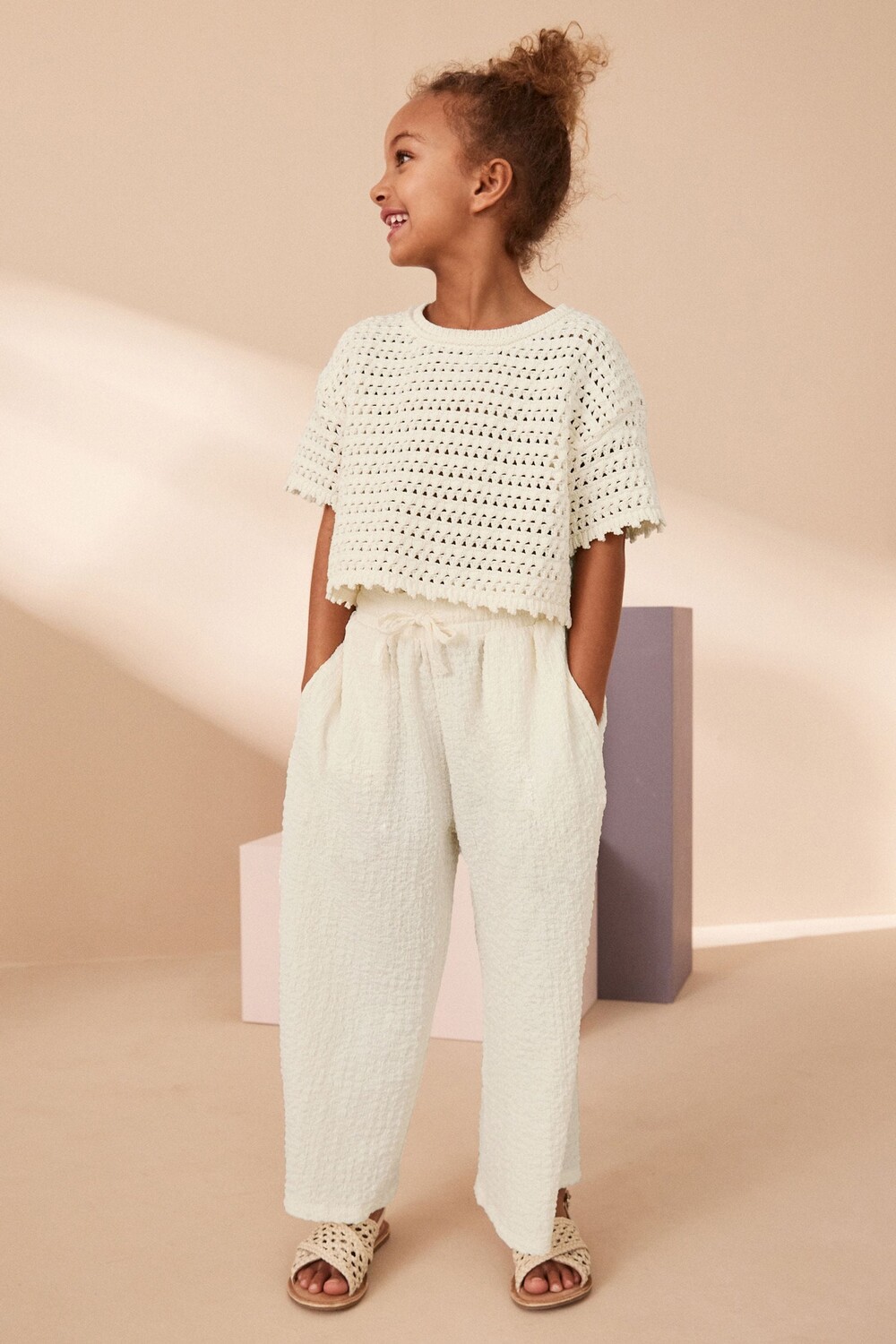 Широкие брюки из фактурного джерси со сборками (3–16 лет) Next, бежевый
Широкие брюки из фактурного джерси со сборками (3–16 лет) Next, бежевый