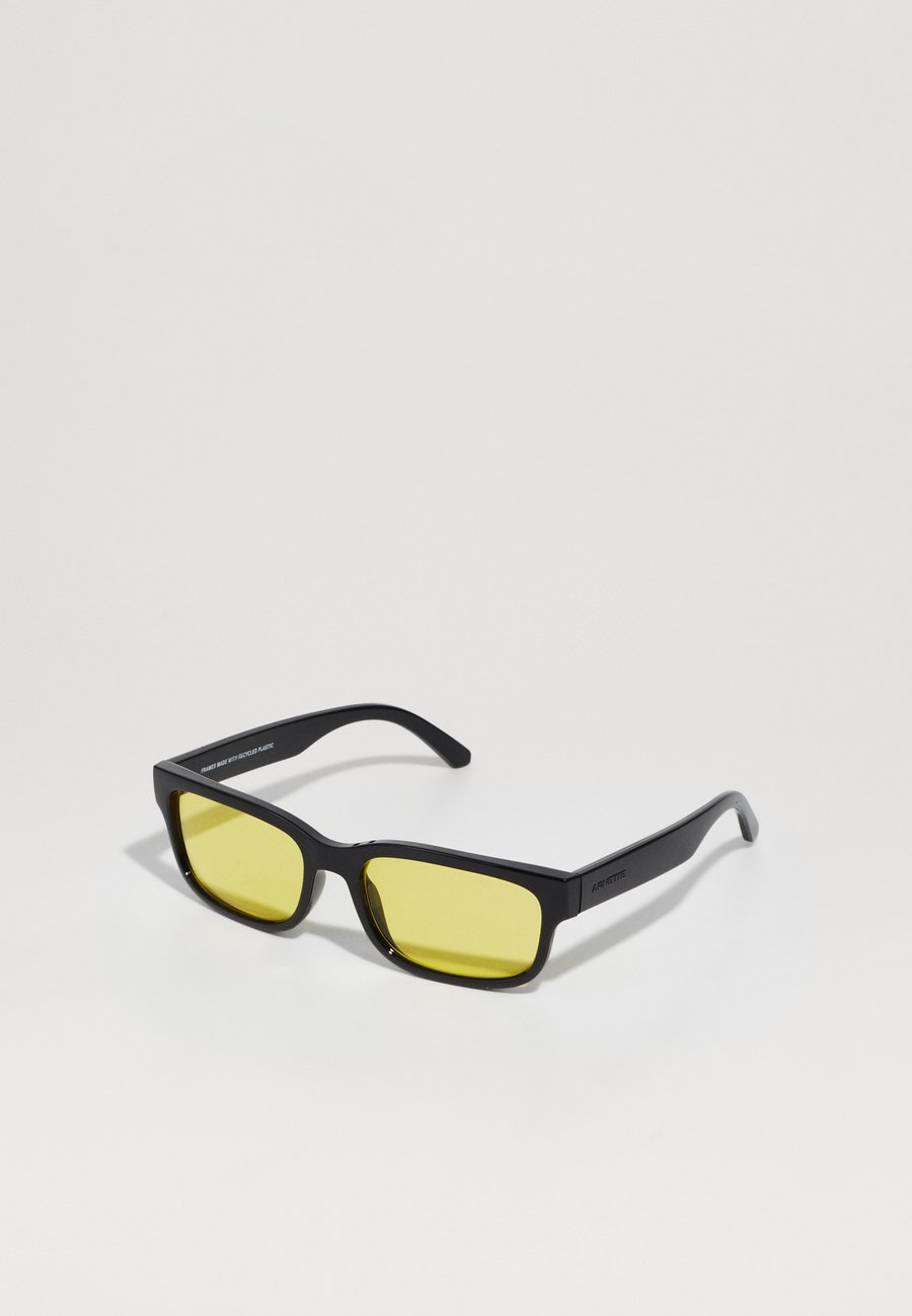 Солнцезащитные очки Arnette DEFYER UNISEX, Black/Yellow/Black
Солнцезащитные очки Arnette DEFYER UNISEX, Black/Yellow/Black