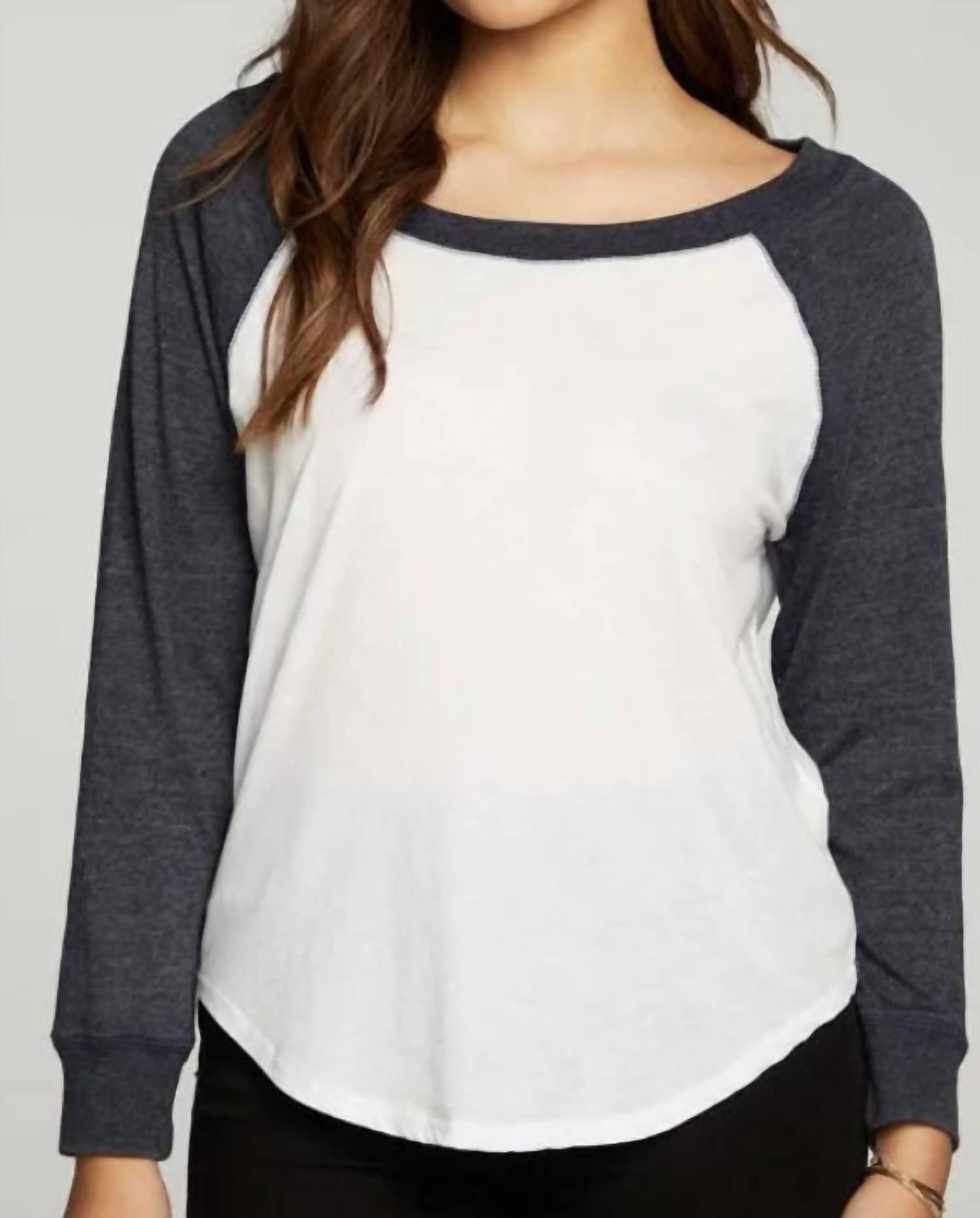 Бейсбольная футболка Triblend Jersey с длинным рукавом White & Avalon в цвете White And Avalon Chaser
Бейсбольная футболка Triblend Jersey с длинным рукавом White & Avalon в цвете White And Avalon Chaser