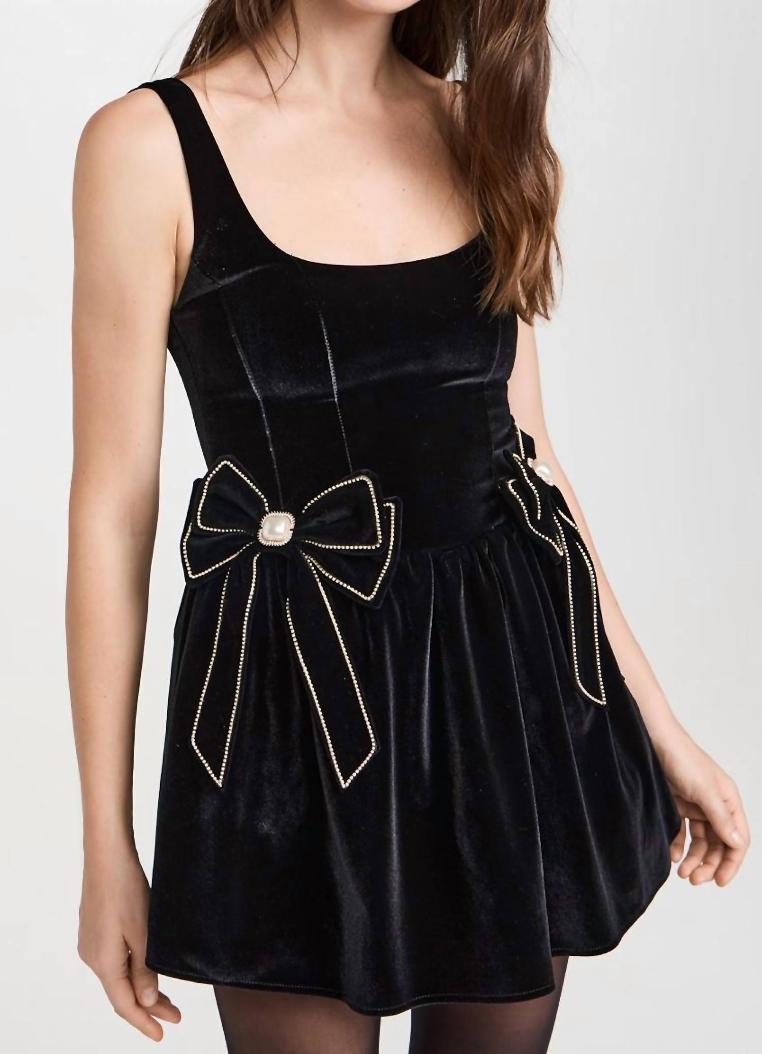 Платье-шорты Ricci из черного бархата Show Me Your Mumu
Платье-шорты Ricci из черного бархата Show Me Your Mumu