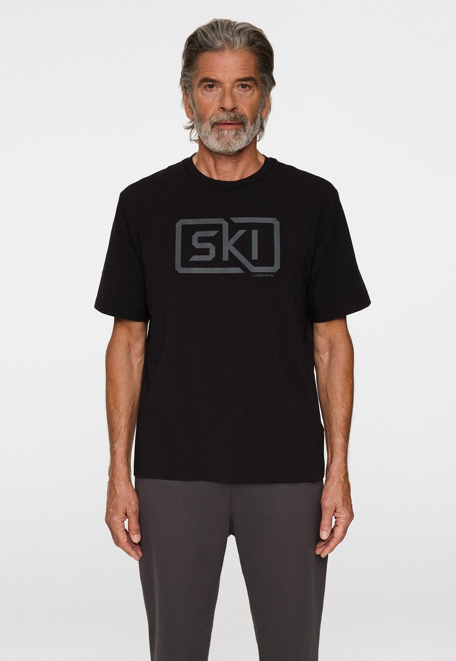 Футболка J.LINDEBERG Sports JAYDEN, Black, Черный, Футболка J.LINDEBERG Sports JAYDEN, Black
Футболка J.LINDEBERG Sports JAYDEN, Black, Черный, Футболка J.LINDEBERG Sports JAYDEN, Black