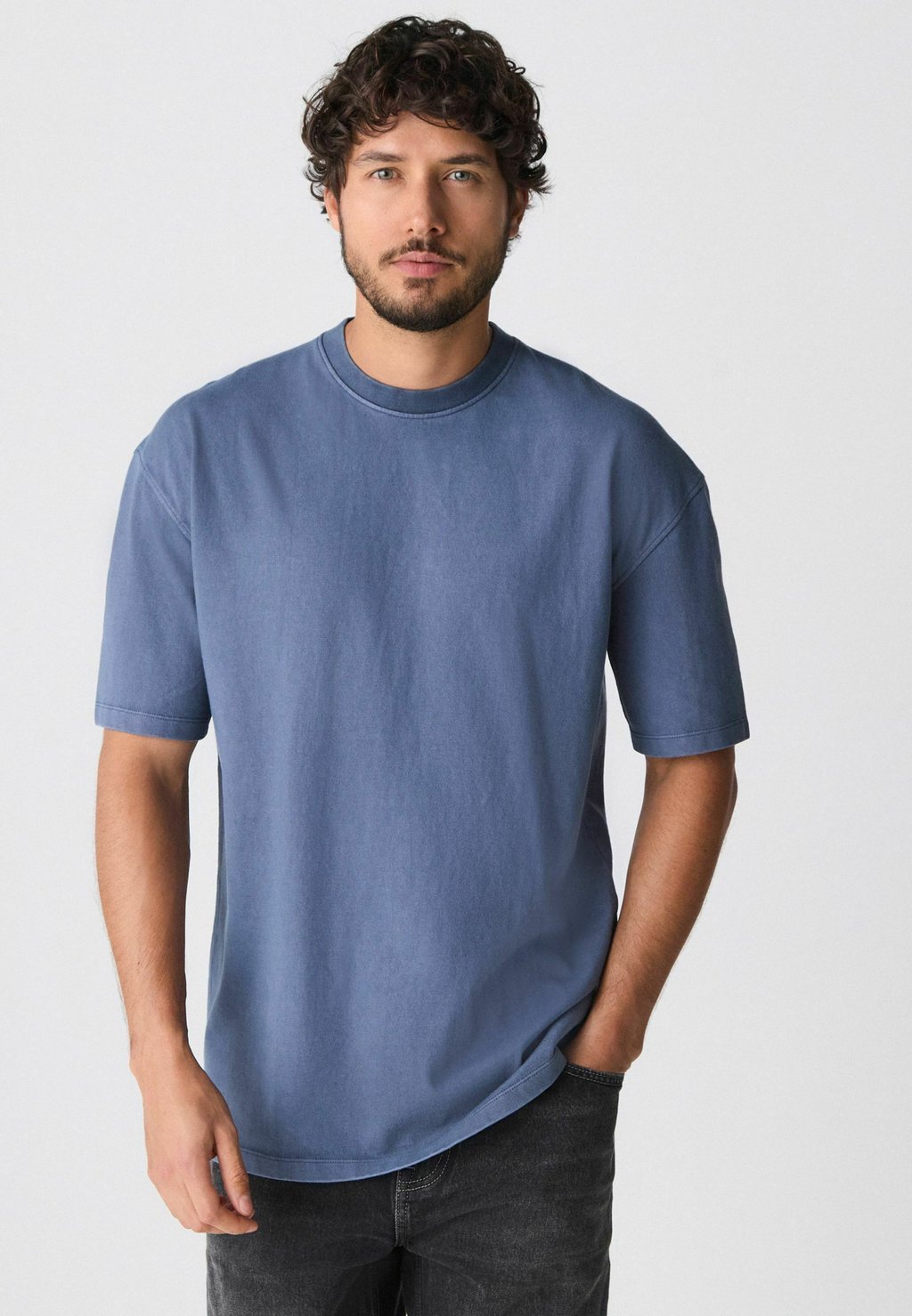 Базовая футболка HEAVYWEIGHT Next, цвет New Blue
Базовая футболка HEAVYWEIGHT Next, цвет New Blue