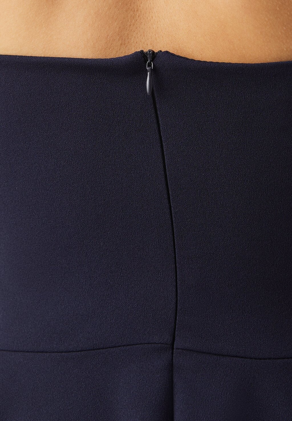 Легкое платье BELA HEART NECK SKATER WAL G., темно-синий
Легкое платье BELA HEART NECK SKATER WAL G., темно-синий