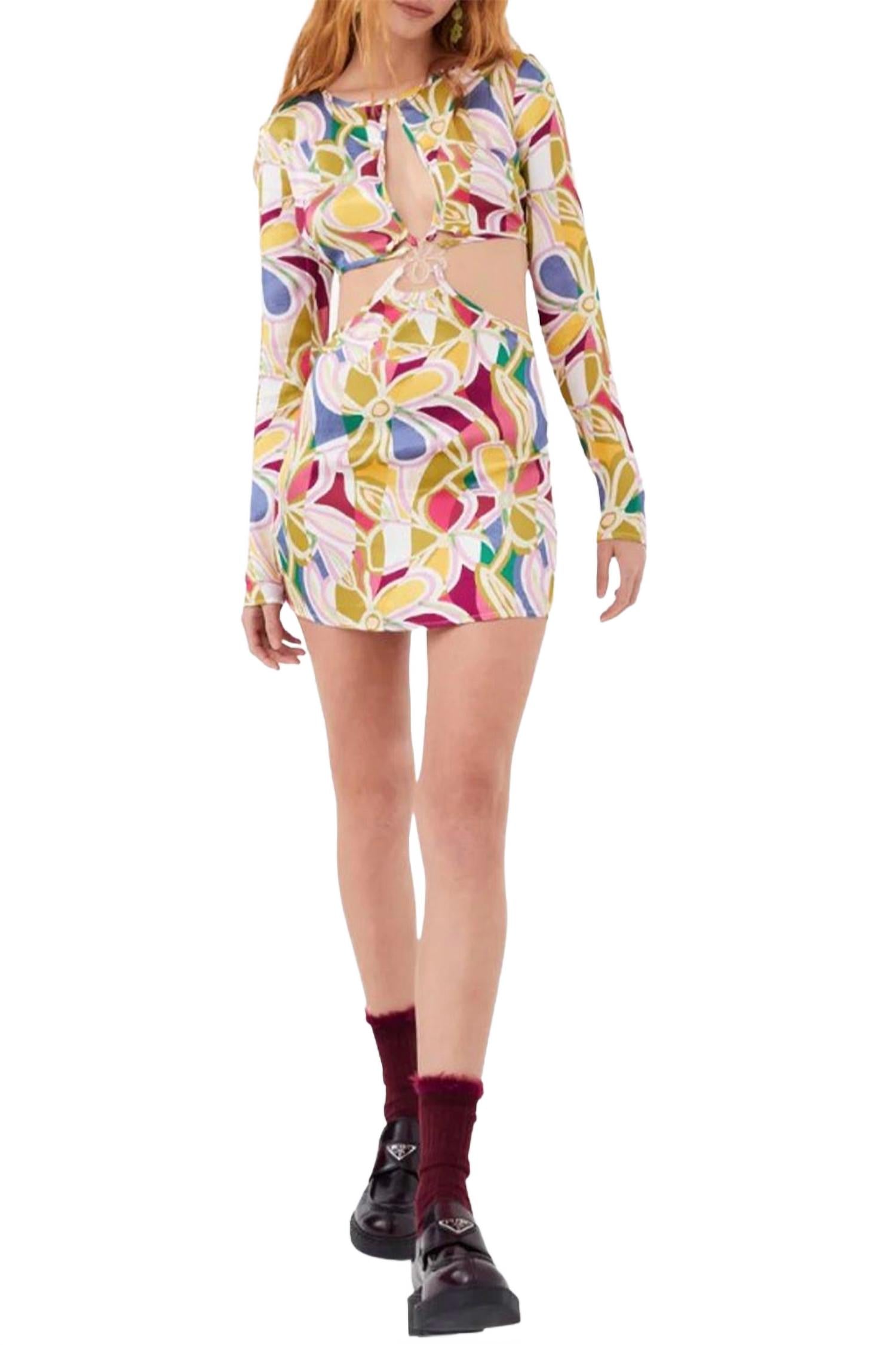 Тора Мини-платье с прорезями и длинными рукавами в зеленом цвете For Love & Lemons
Тора Мини-платье с прорезями и длинными рукавами в зеленом цвете For Love & Lemons