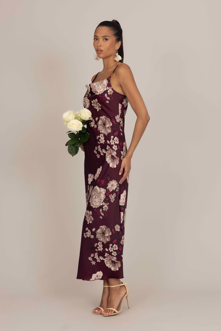 Платье WAL G TALL CARA COWL NECK , Wine Print/Bordeaux
Платье WAL G TALL CARA COWL NECK , Wine Print/Bordeaux