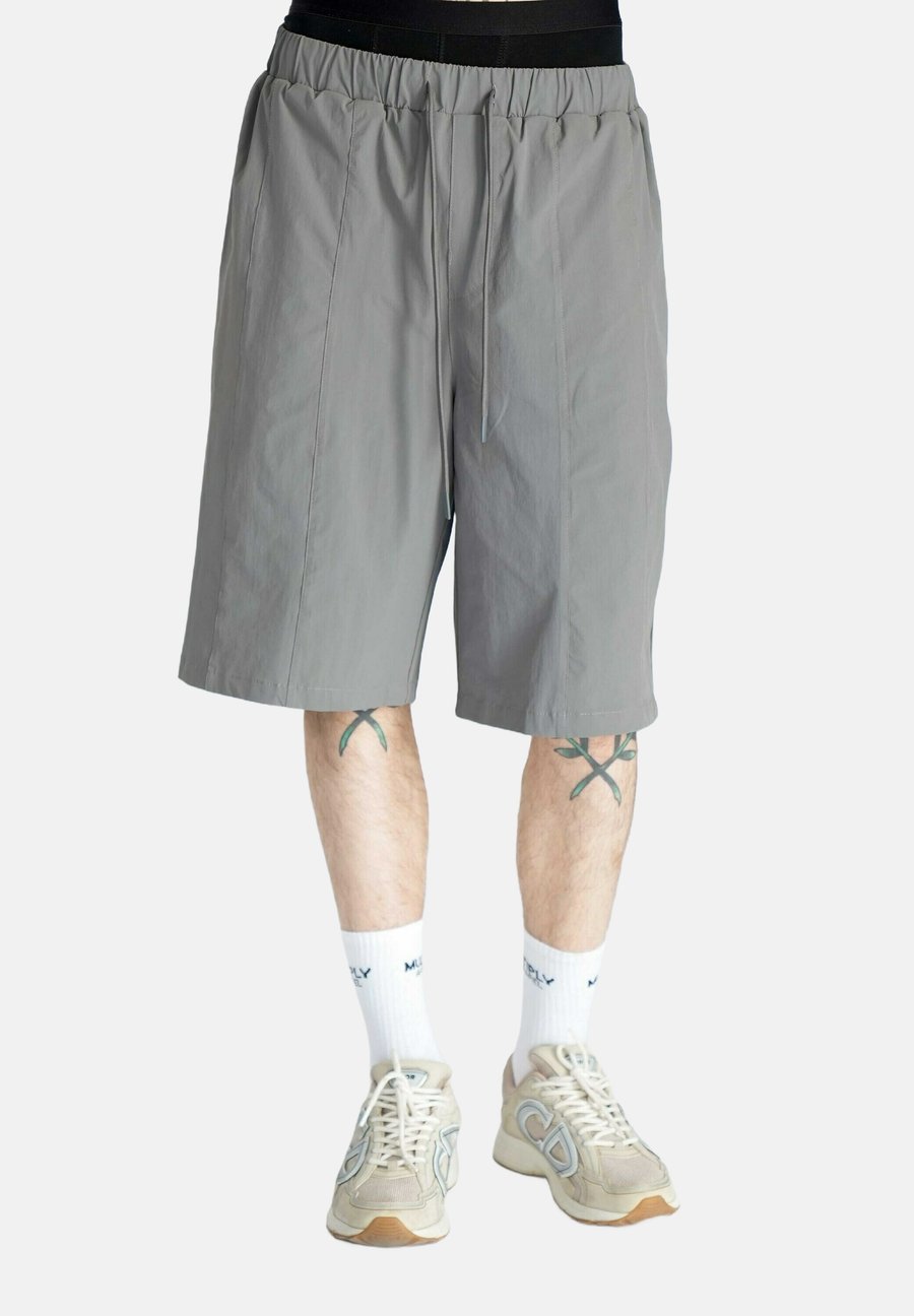 Шорты Multiply Apparel STREAMLINED MULTITUDE, Gargoyle/Dark Grey
Шорты Multiply Apparel STREAMLINED MULTITUDE, Gargoyle/Dark Grey