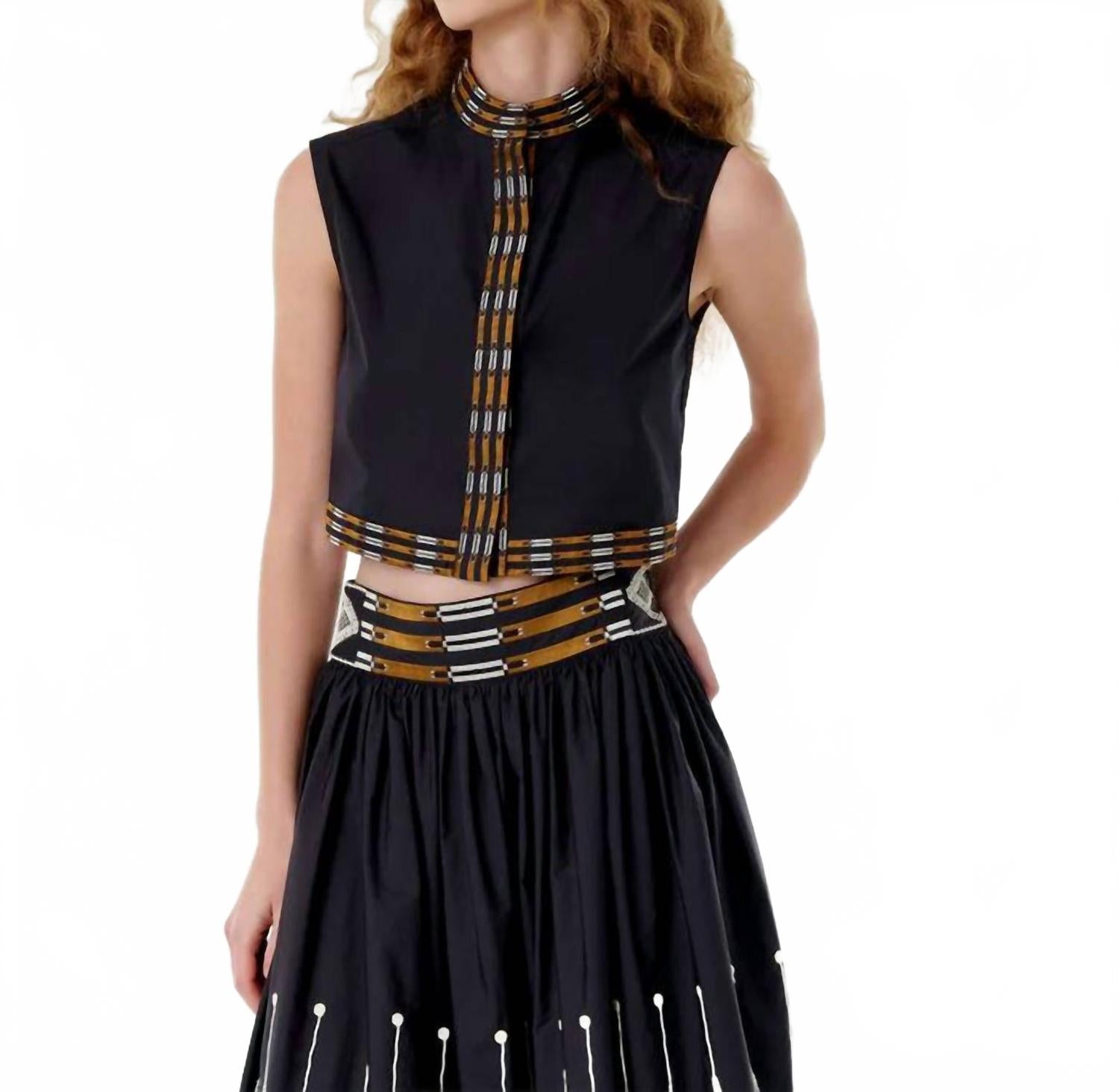 Жилет Andorra Greek Rooster в синем цвете Emporio Sirenuse
Жилет Andorra Greek Rooster в синем цвете Emporio Sirenuse