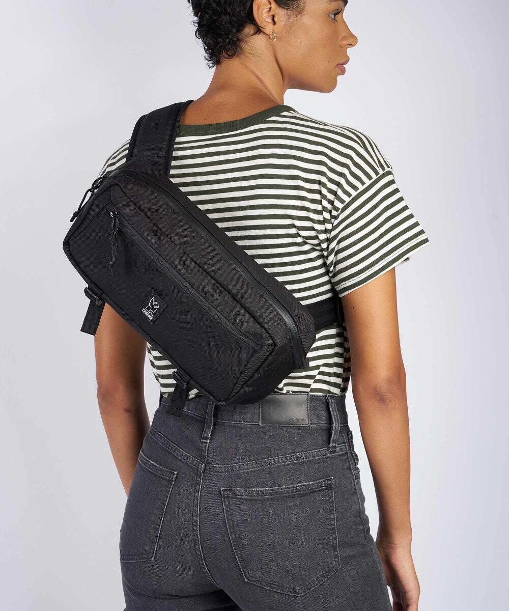 Мини-сумка-слинг Kadet из баллистического нейлона Chrome, красный
Мини-сумка-слинг Kadet из баллистического нейлона Chrome, красный