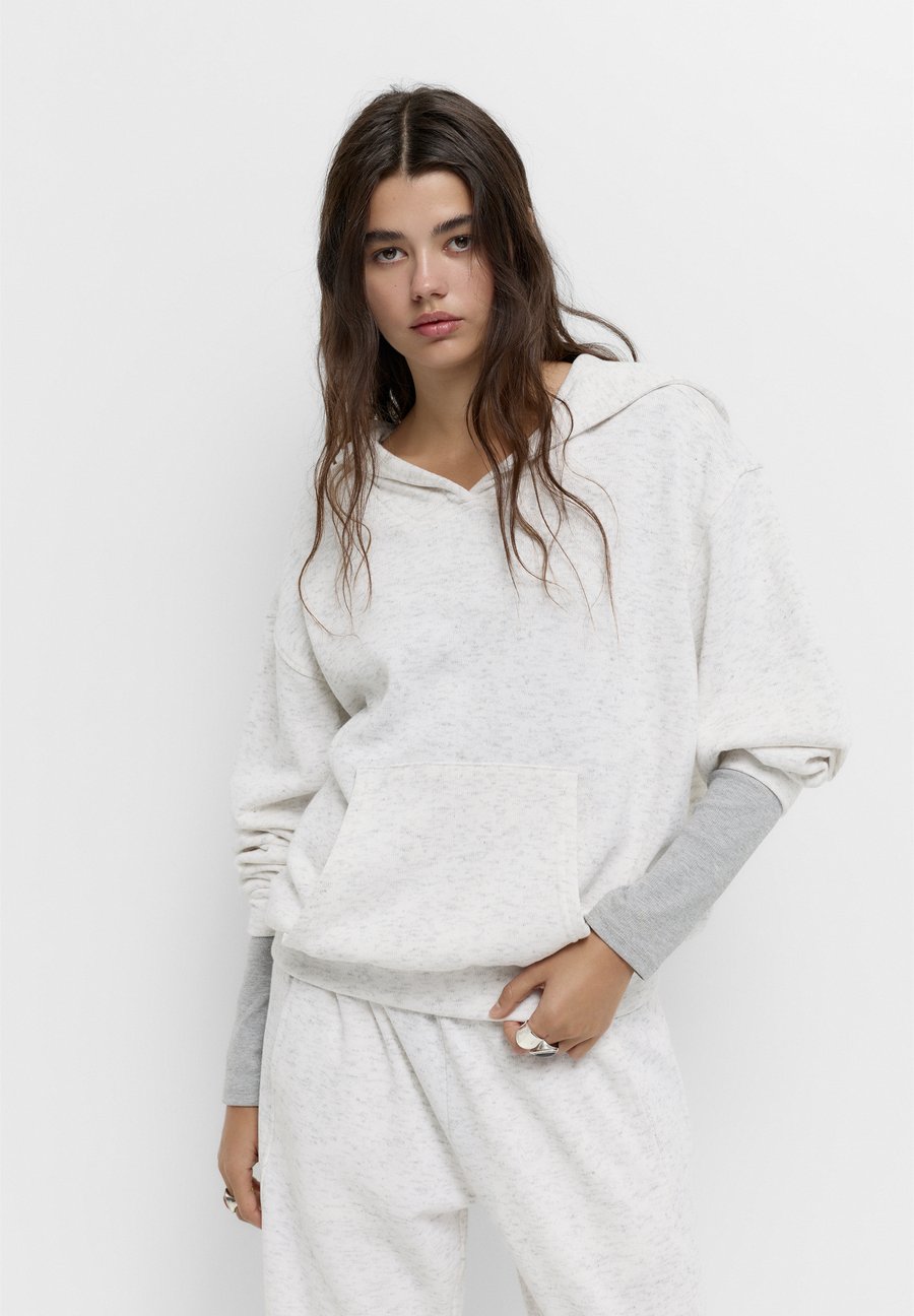 Худи PULL&BEAR Hoodie, Light Grey
Худи PULL&BEAR Hoodie, Light Grey