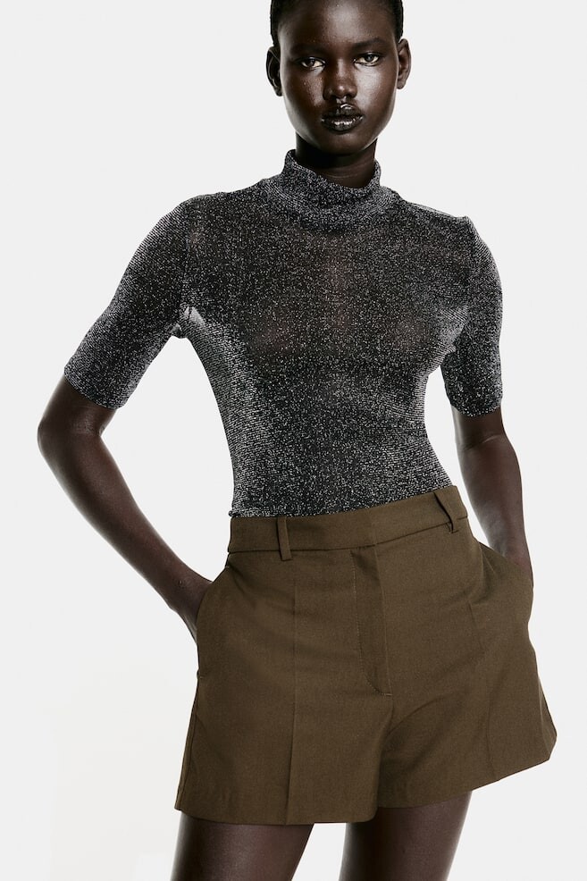 Городские шорты H&M, зеленый
Городские шорты H&M, зеленый