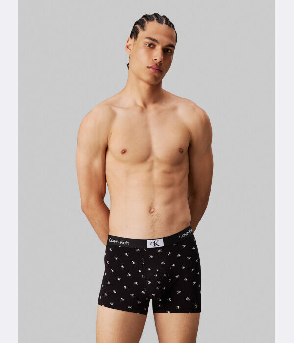 Боксеры мужские Calvin Klein Underwear с принтом из монограмм, черный
Боксеры мужские Calvin Klein Underwear с принтом из монограмм, черный