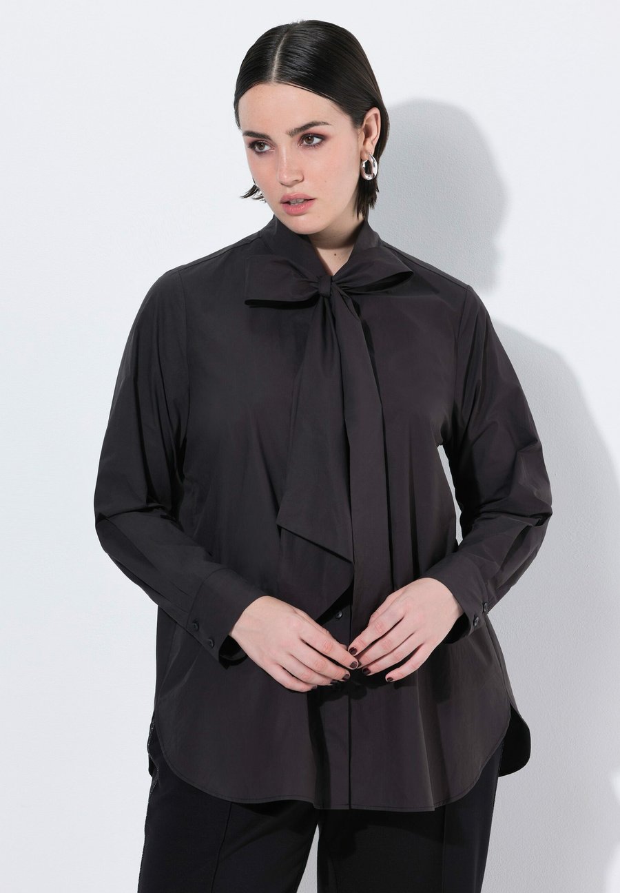 Блуза Ulla Popken Button-down blouse, Black
Блуза Ulla Popken Button-down blouse, Black