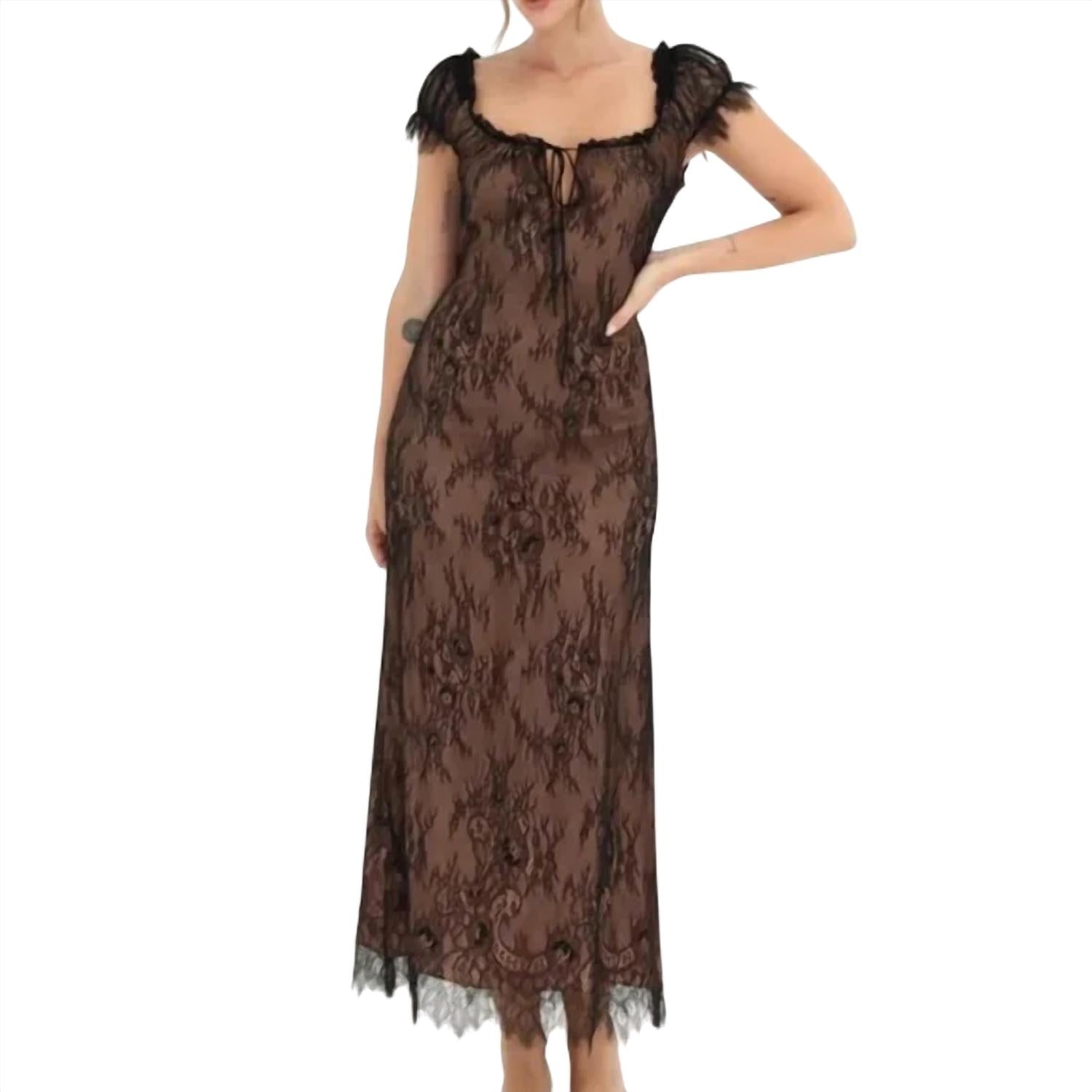 Женское викторианское миди-платье в черном цвете Chantilly Rumored
Женское викторианское миди-платье в черном цвете Chantilly Rumored