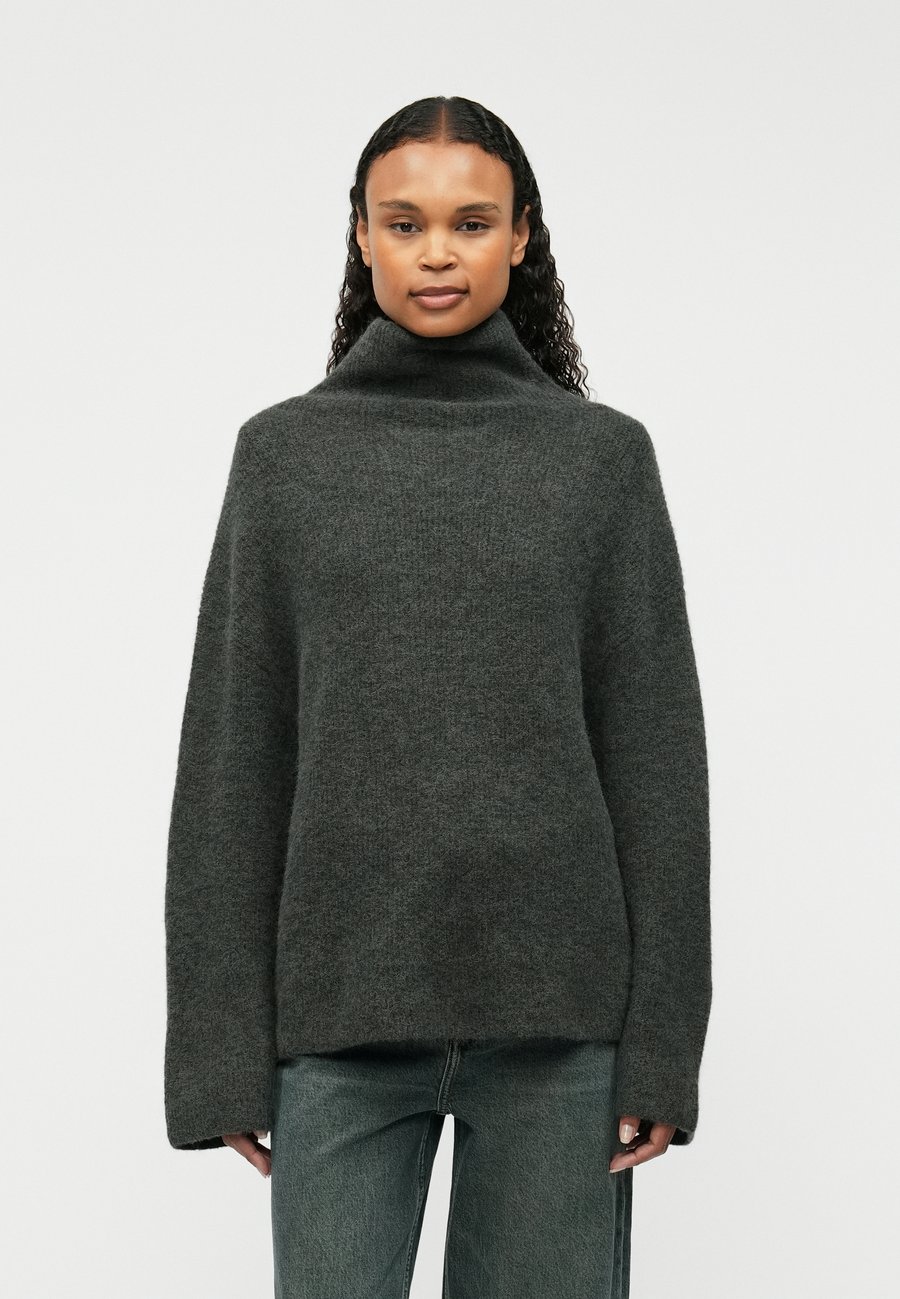 Джемпер Samsøe Samsøe NORIS TURTLENECK, Dark Evergreen Melange/Dark Green
Джемпер Samsøe Samsøe NORIS TURTLENECK, Dark Evergreen Melange/Dark Green