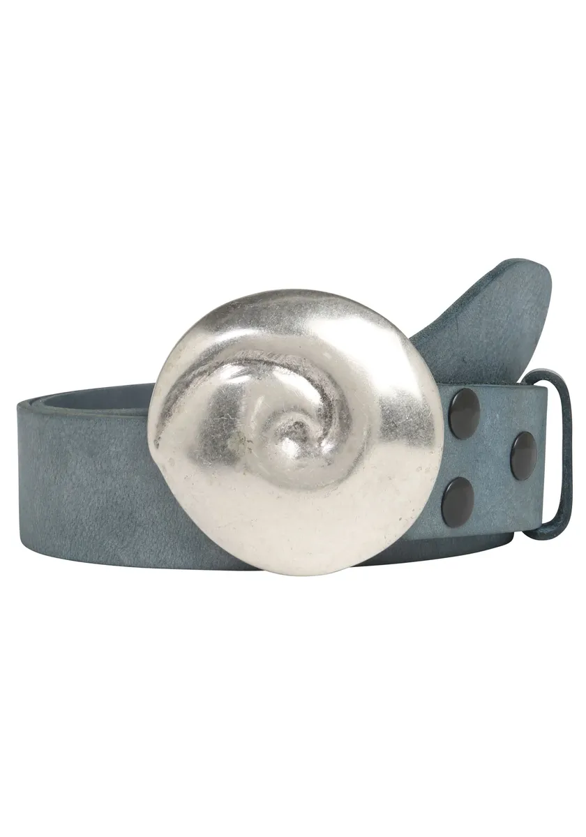 Ремень кожаный LIFE RING by showroom 019°, со сменной застежкой "Shell Round Silver" Rettungsring By Showroom 019°, джинсовый
Ремень кожаный LIFE RING by showroom 019°, со сменной застежкой "Shell Round Silver" Rettungsring By Showroom 019°, джинсовый