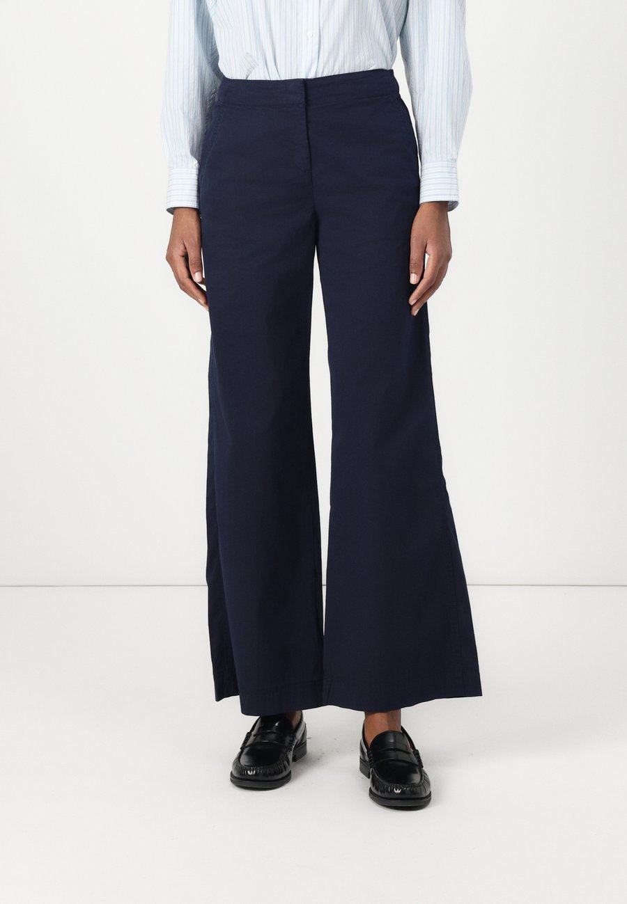 Брюки BOSS TAHILONE, Dark Blue
Брюки BOSS TAHILONE, Dark Blue