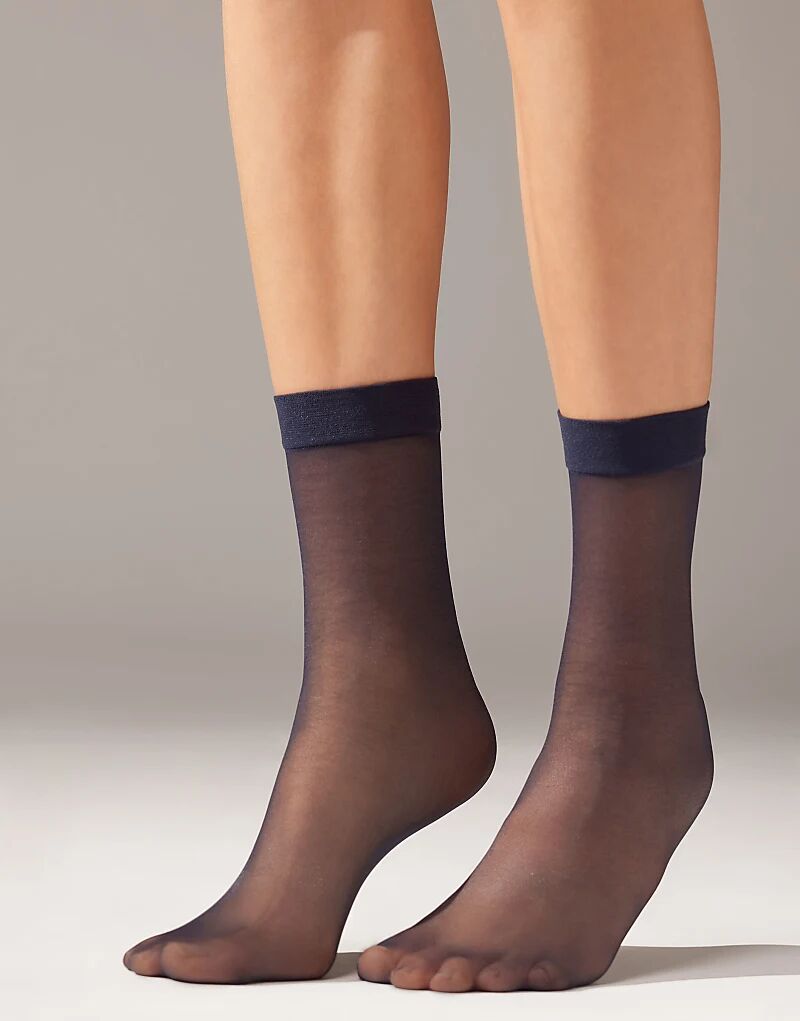 Прозрачные носки Calzedonia 20 ден синего цвета
Прозрачные носки Calzedonia 20 ден синего цвета