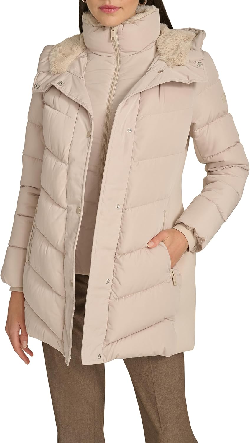 Calvin Klein Женская удлиненная пуховая куртка с нагрудником, Barley
Calvin Klein Женская удлиненная пуховая куртка с нагрудником, Barley