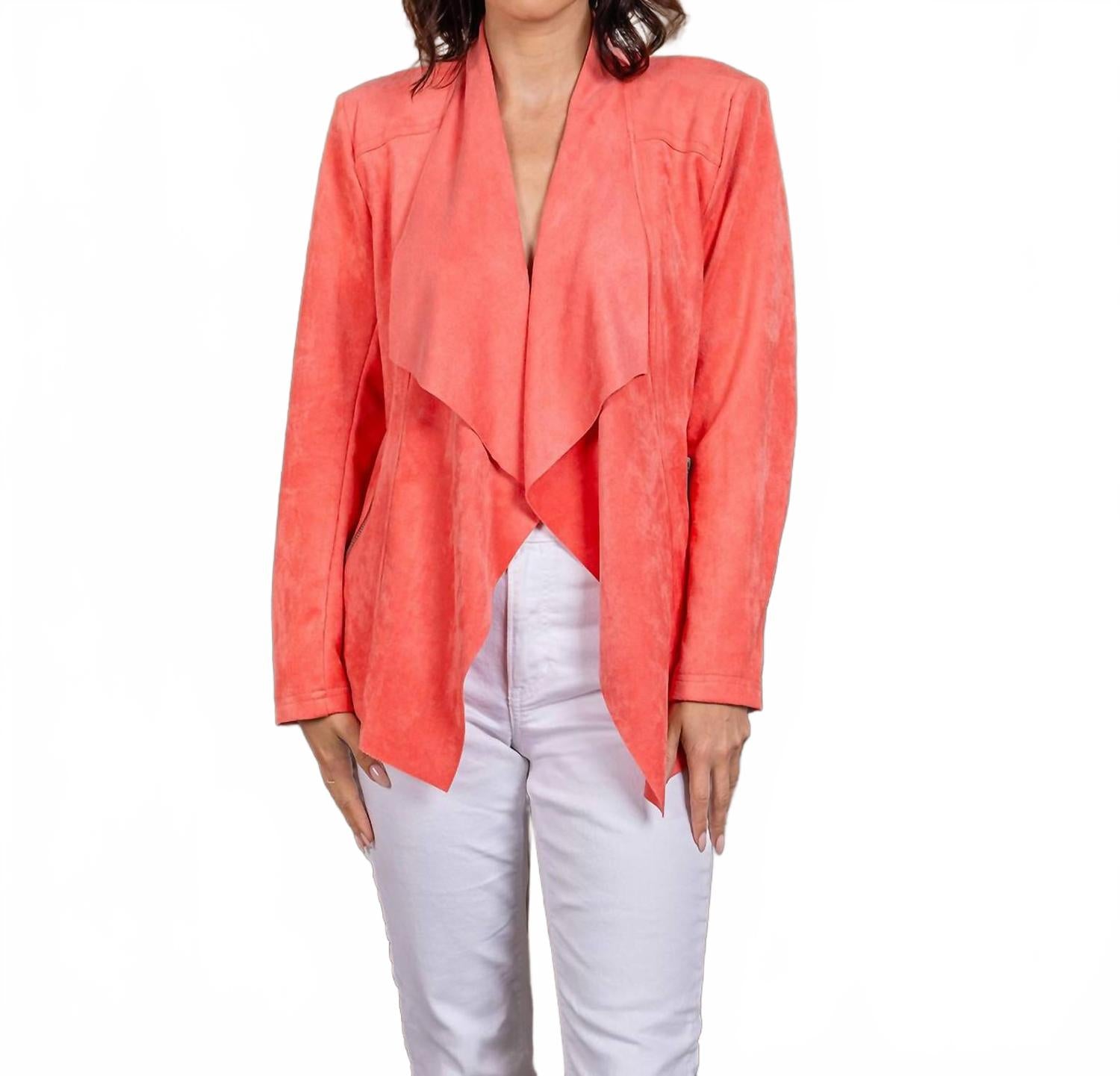Искусственная замша, жакет с драпировкой спереди, цвет коралловый PAPARAZZI 
Искусственная замша, жакет с драпировкой спереди, цвет коралловый PAPARAZZI