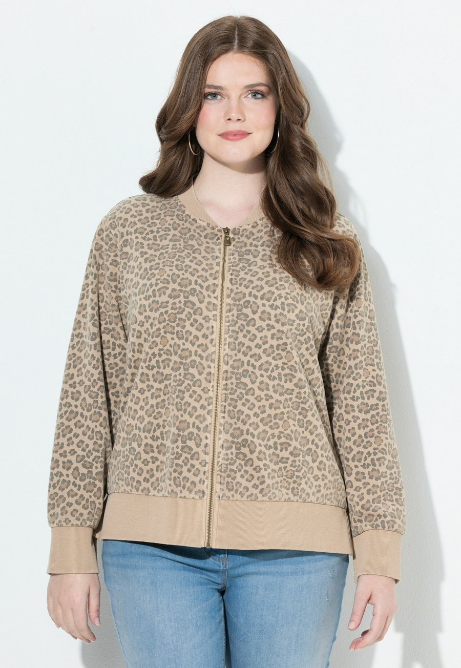 Кардиган Ulla Popken LEOMUSTER RUNDHALS LANGARM, Caramel/Light Brown
Кардиган Ulla Popken LEOMUSTER RUNDHALS LANGARM, Caramel/Light Brown