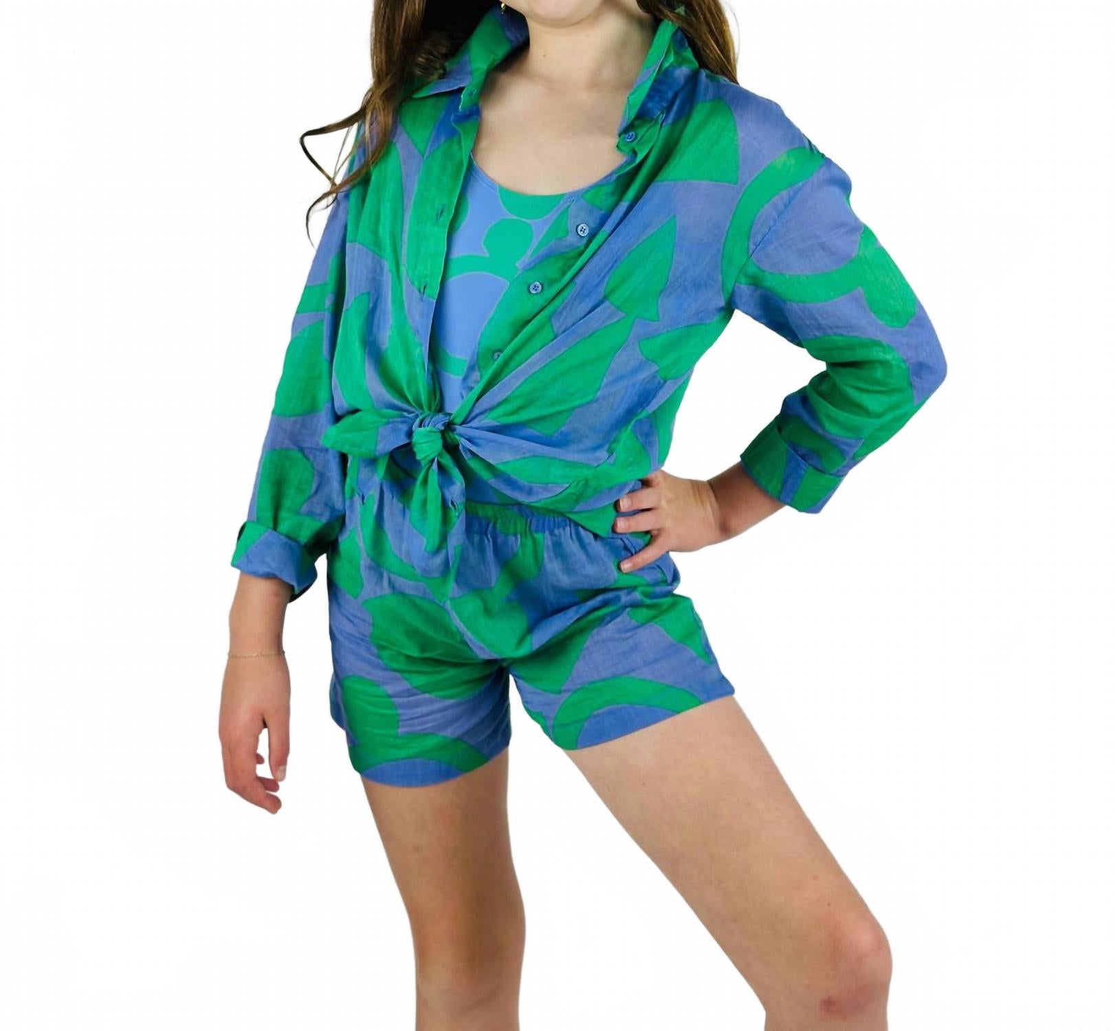 Детская пляжная рубашка Summer Vibes в сине-зеленом цвете Compania Fantastica
Детская пляжная рубашка Summer Vibes в сине-зеленом цвете Compania Fantastica