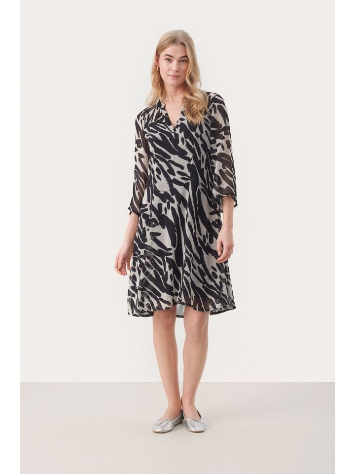 Платье ElkaPW, прямого кроя, темно-синего цвета с принтом кисти PART TWO
Платье ElkaPW, прямого кроя, темно-синего цвета с принтом кисти PART TWO