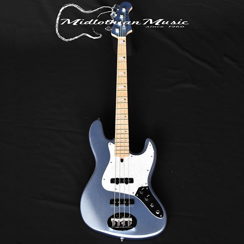 Басс гитара Lakland Skyline 44-60 Vintage J Custom Bass - Ice Blue Metallic Gloss Finish
Басс гитара Lakland Skyline 44-60 Vintage J Custom Bass - Ice Blue Metallic Gloss Finish