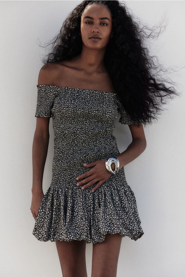 Присборенное платье с открытыми плечами H&M, черный
Присборенное платье с открытыми плечами H&M, черный