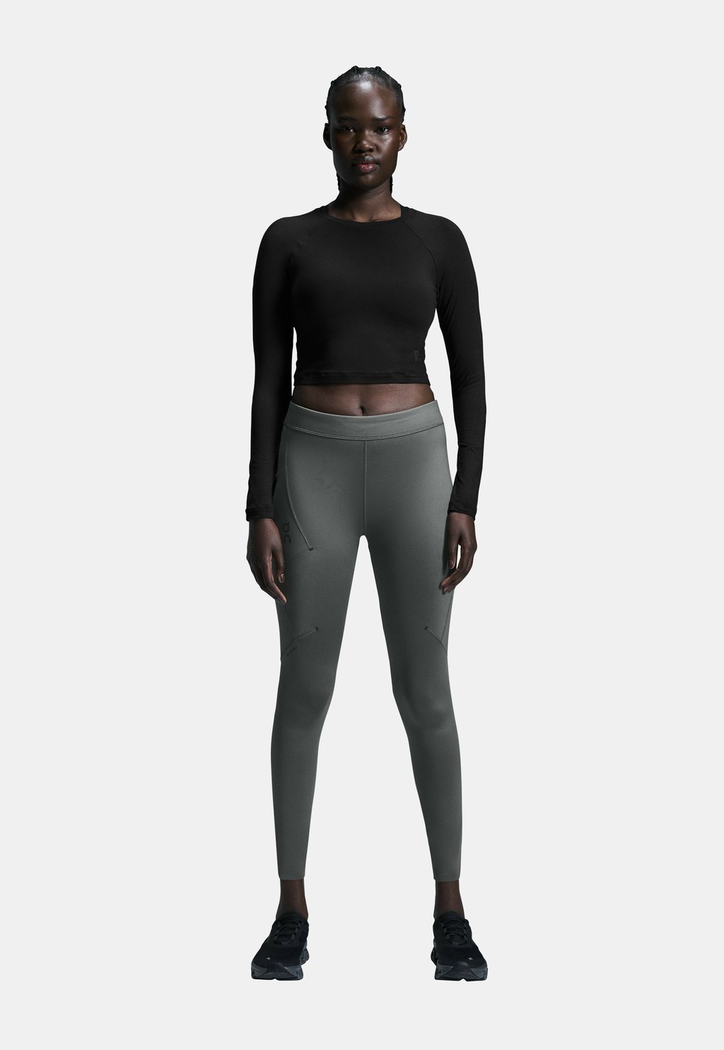 Топ с длинными рукавами STUDIO CROP On, черный
Топ с длинными рукавами STUDIO CROP On, черный