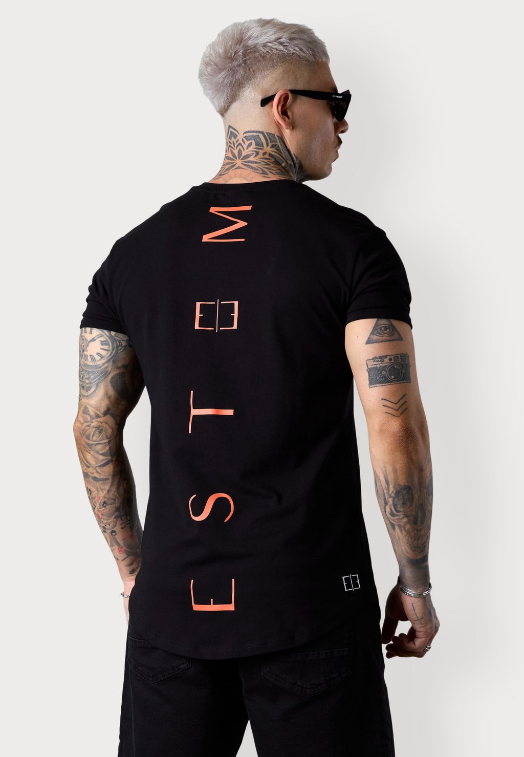 Футболка с принтом ESTEEM, черный
Футболка с принтом ESTEEM, черный