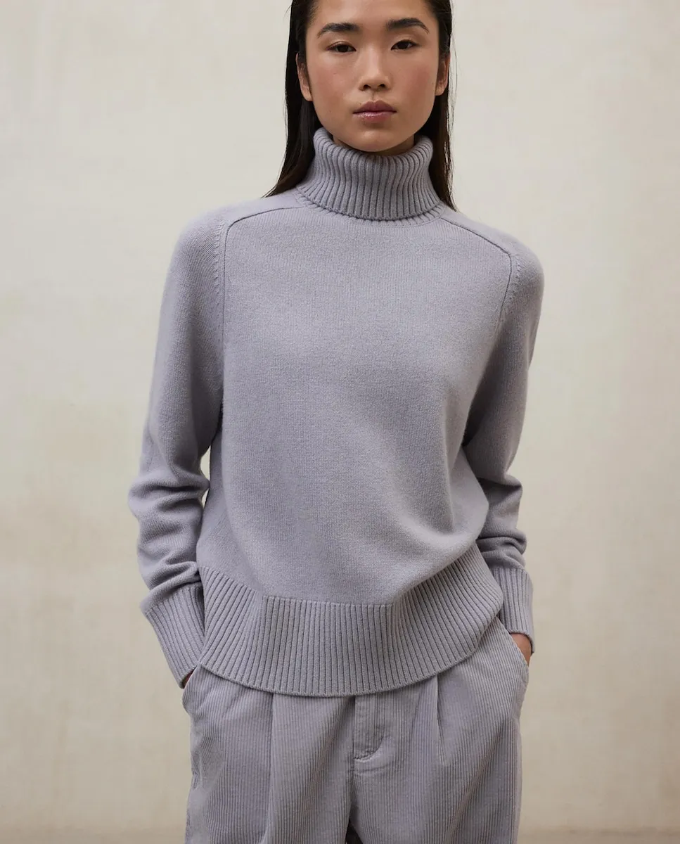 Женский джемпер с высоким воротником Ecoalf, сиреневый
Женский джемпер с высоким воротником Ecoalf, сиреневый