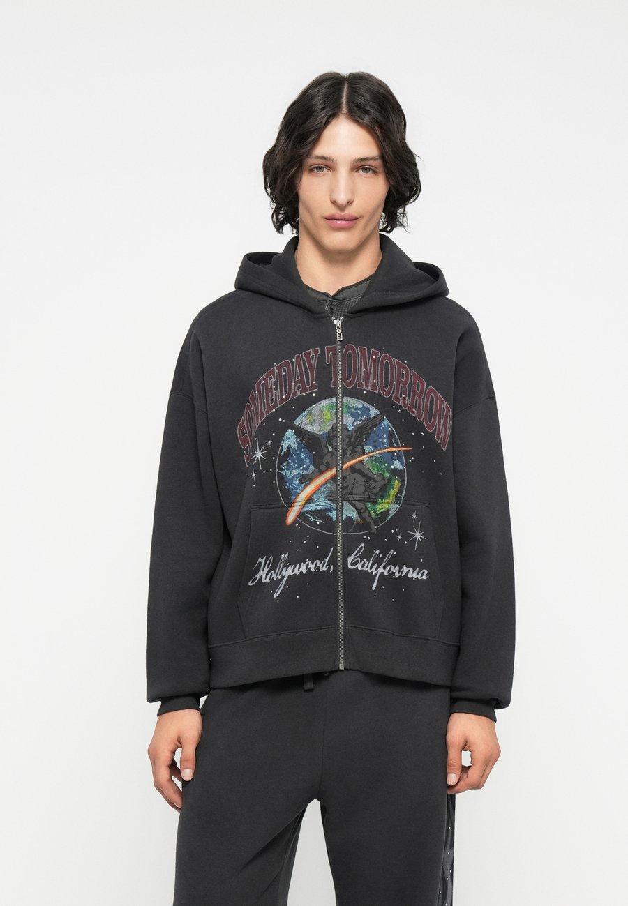Толстовка Hollister Co. TREND DROP GRAPHIC, Black
Толстовка Hollister Co. TREND DROP GRAPHIC, Black