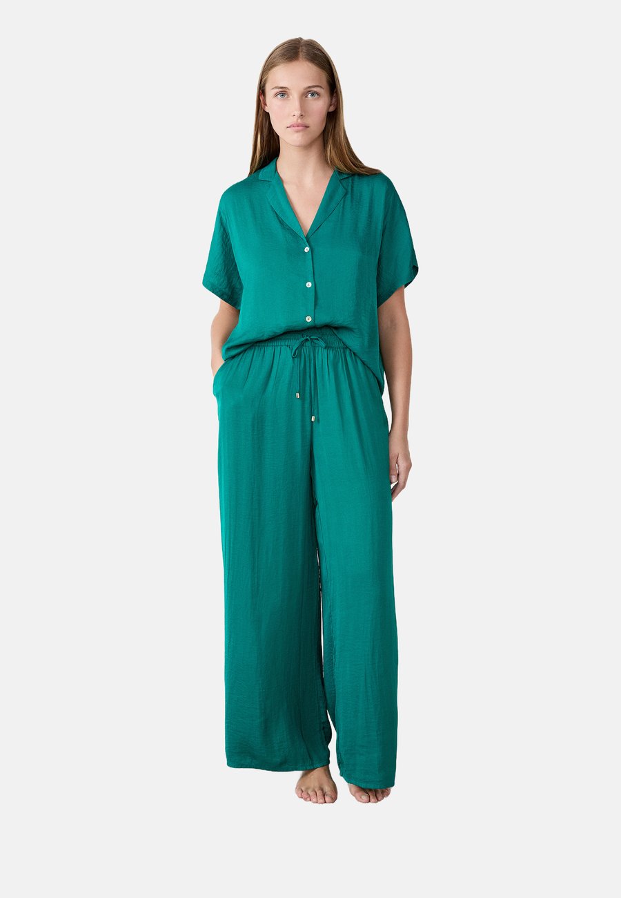 Пижамные брюки Etam CHEETA, Fir/Evergreen
Пижамные брюки Etam CHEETA, Fir/Evergreen