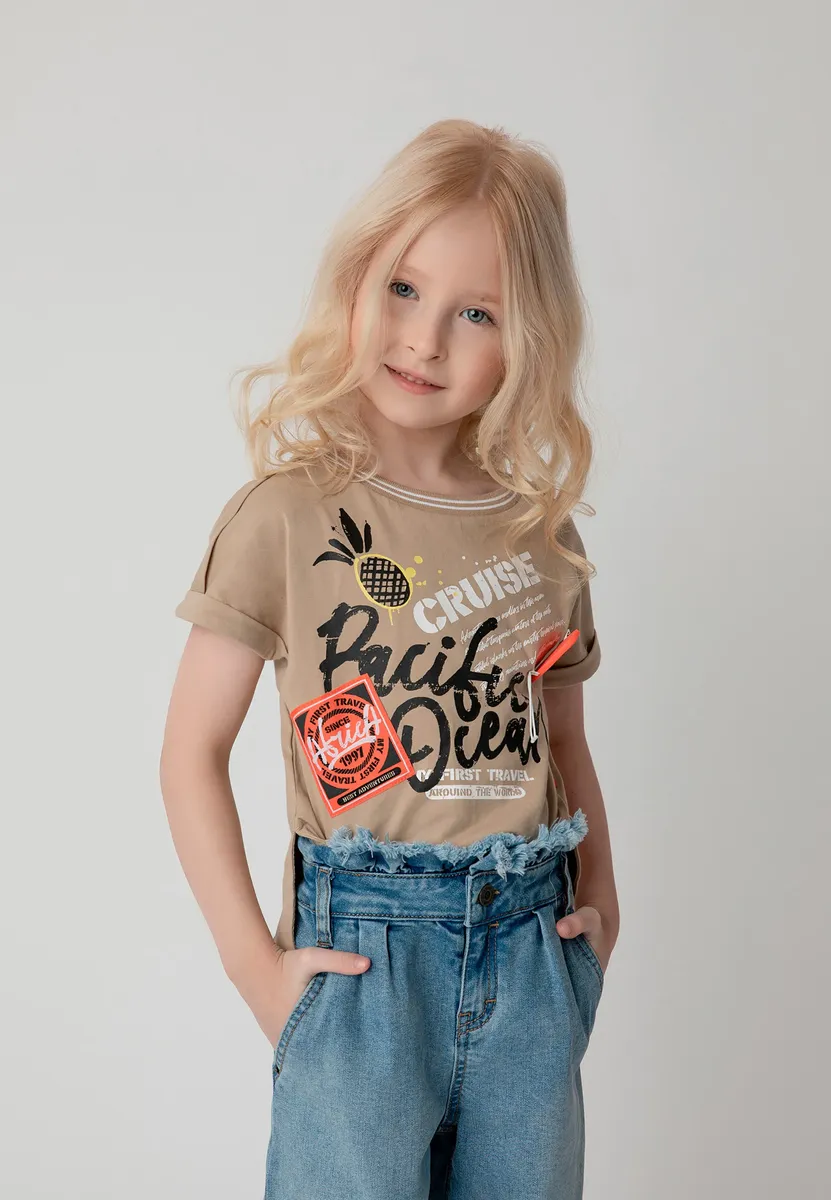 Футболка Gulliver с принтом и нашивкой, бежевый
Футболка Gulliver с принтом и нашивкой, бежевый