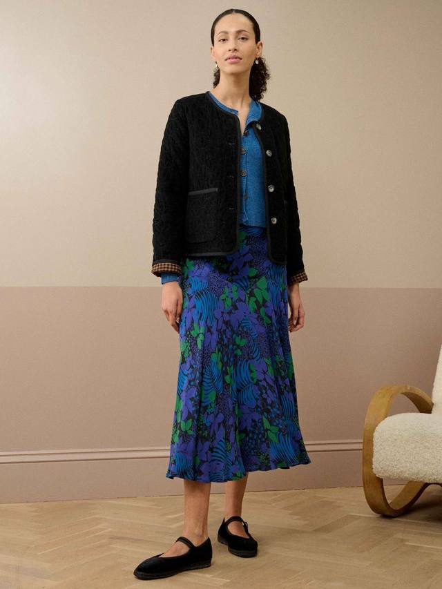 Креповая миди-юбка с листовым принтом Brora, Jay/Emerald
Креповая миди-юбка с листовым принтом Brora, Jay/Emerald