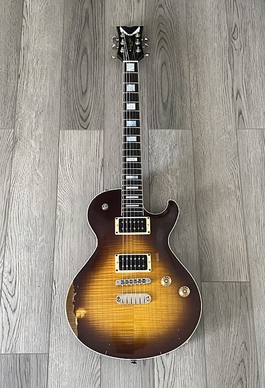 Электрогитара Dean USA Leslie West Signature Tattered N Torn Relic
Электрогитара Dean USA Leslie West Signature Tattered N Torn Relic