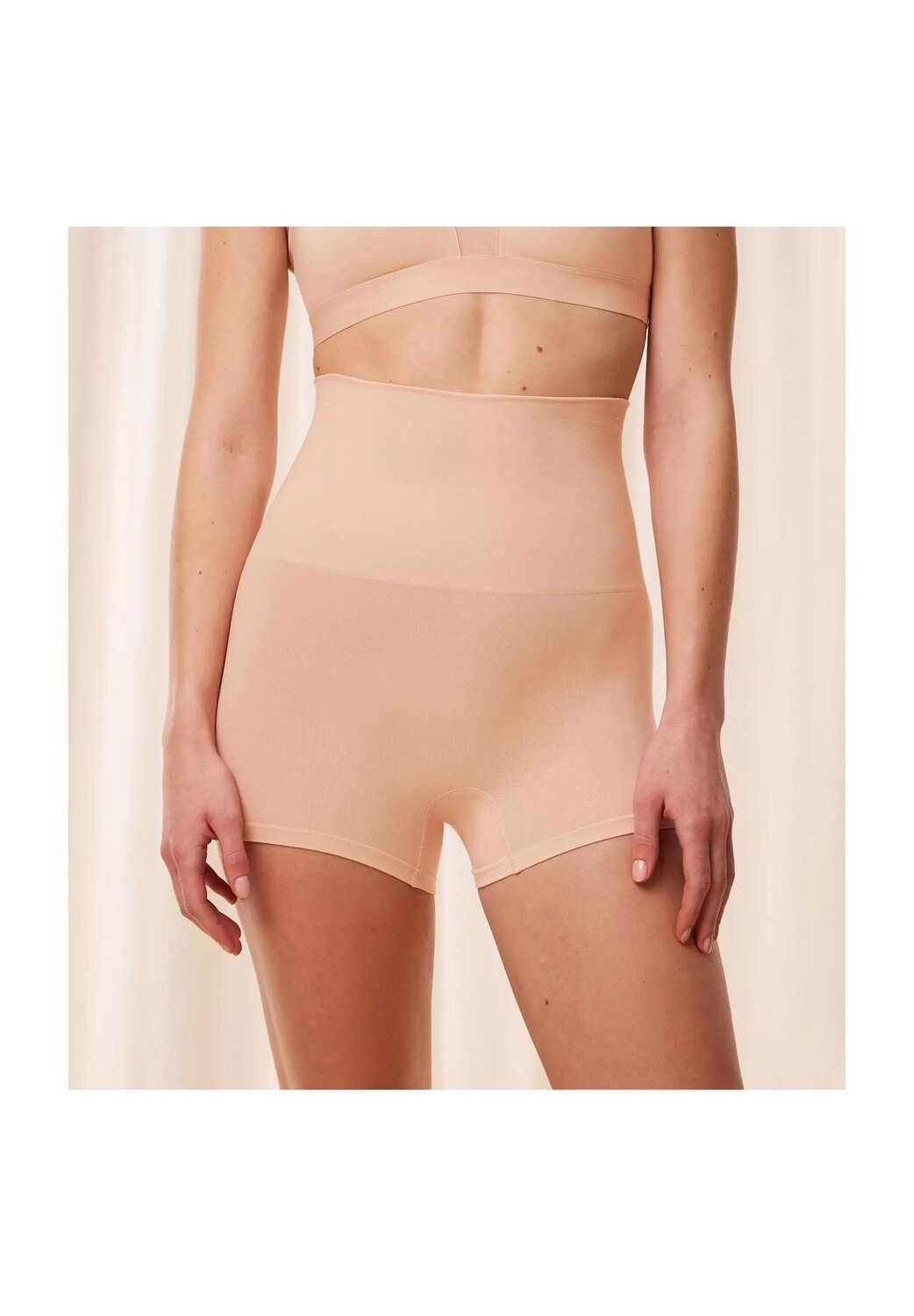 Брюки Soft Sculpt короткие, бесшовные, женские Triumph, цвет 00ep Neutral Beig
Брюки Soft Sculpt короткие, бесшовные, женские Triumph, цвет 00ep Neutral Beig