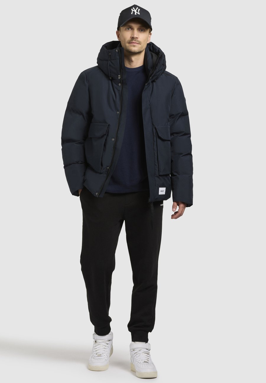 Куртка khujo HINTO, Dunkelblau/Dark Blue
Куртка khujo HINTO, Dunkelblau/Dark Blue