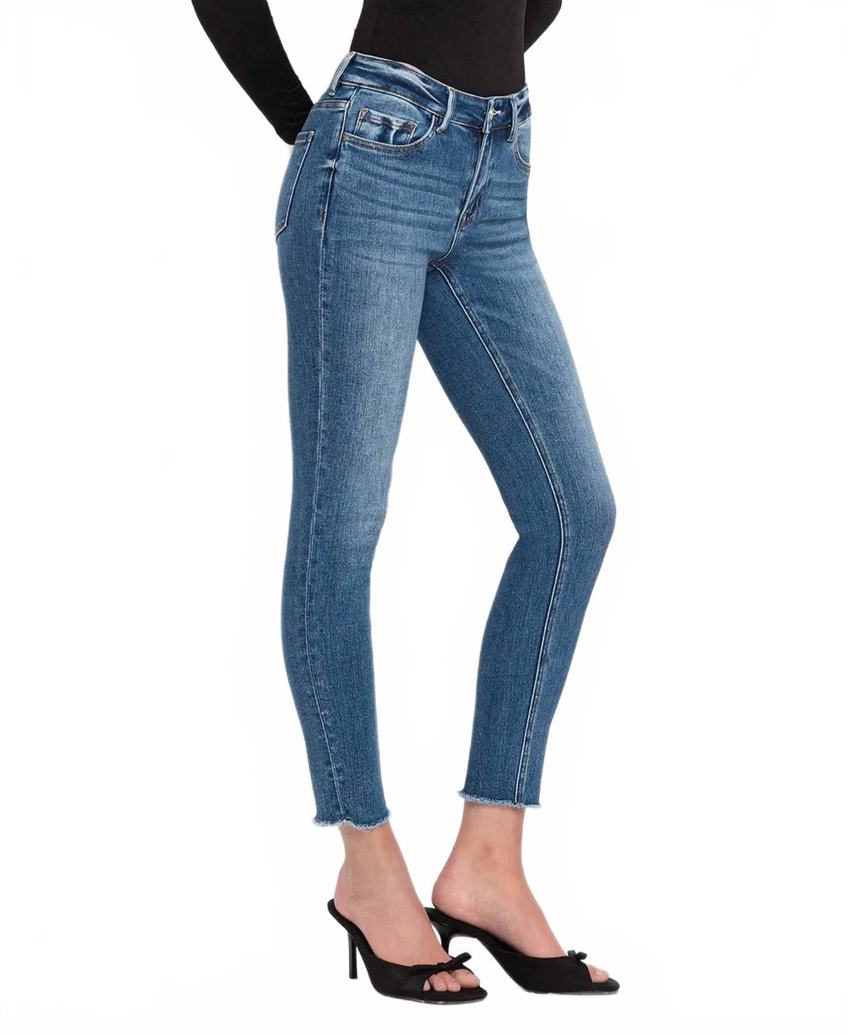 Эмбер средне-посаженные укороченные скинни джинсы с рваным краем в стиле стоунвош VERVET BY FLYING MONKEY, Stone Wash
Эмбер средне-посаженные укороченные скинни джинсы с рваным краем в стиле стоунвош VERVET BY FLYING MONKEY, Stone Wash