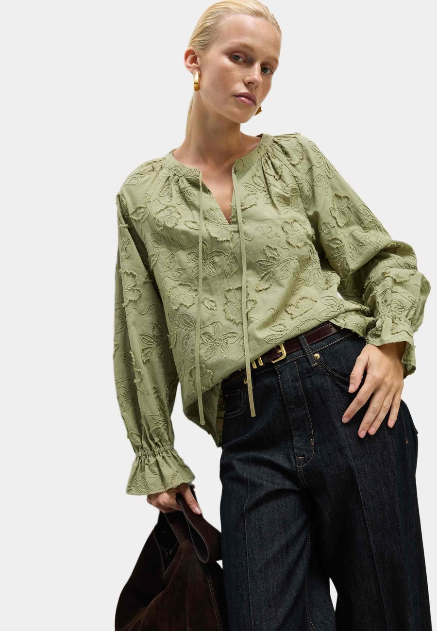 Блуза Marks & Spencer APPLIQUE, Light Khaki/Light Green
Блуза Marks & Spencer APPLIQUE, Light Khaki/Light Green