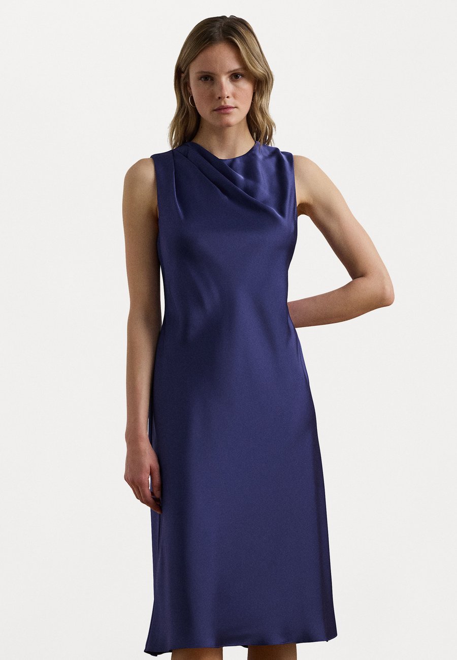 Платье Lauren Ralph Lauren PLEATED SATIN CHARMEUSE COCKTAIL DRESS, Charter Blue/Blue
Платье Lauren Ralph Lauren PLEATED SATIN CHARMEUSE COCKTAIL DRESS, Charter Blue/Blue