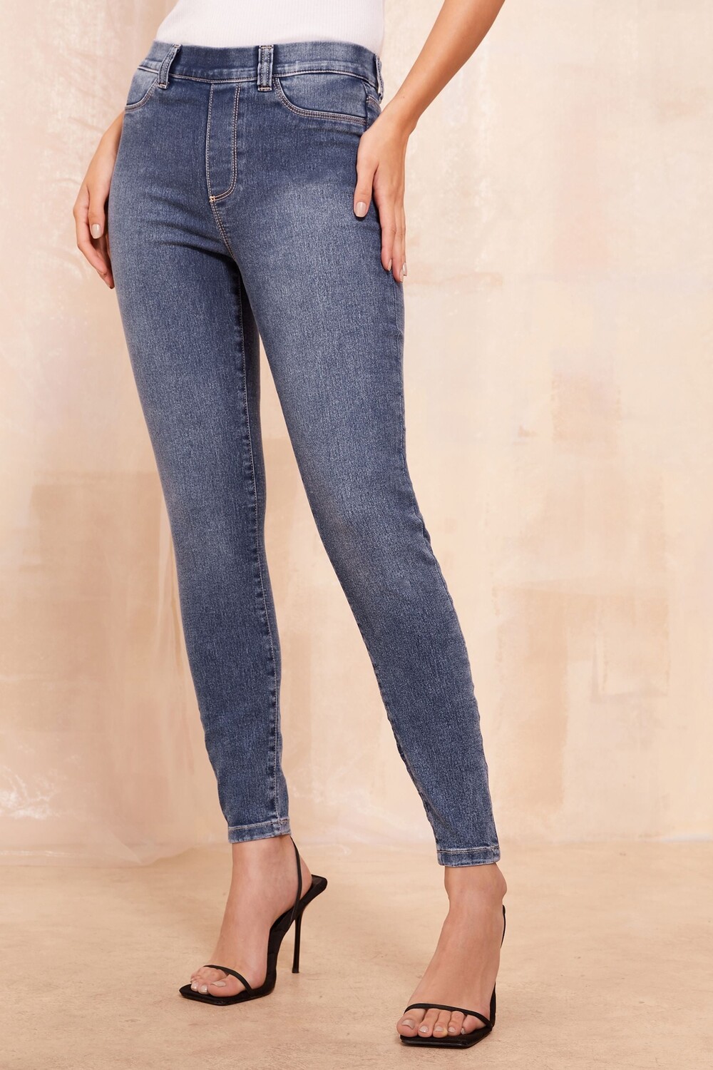 Джинсы длиной до щиколотки с эластичной талией Friends Like These, синий
Джинсы длиной до щиколотки с эластичной талией Friends Like These, синий