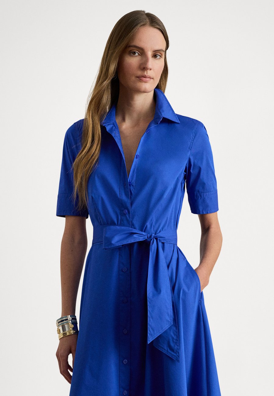 Платье Lauren Ralph Lauren BELTED COTTON-BLEND SHIRTDRESS, Cruise Royal/Royal Blue
Платье Lauren Ralph Lauren BELTED COTTON-BLEND SHIRTDRESS, Cruise Royal/Royal Blue