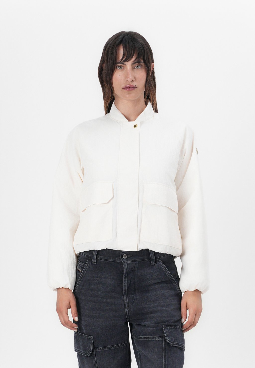 Куртка-бомбер COSTELLO JACKET - Light jacket Barbour International, кремовый 
Куртка-бомбер COSTELLO JACKET - Light jacket Barbour International, кремовый